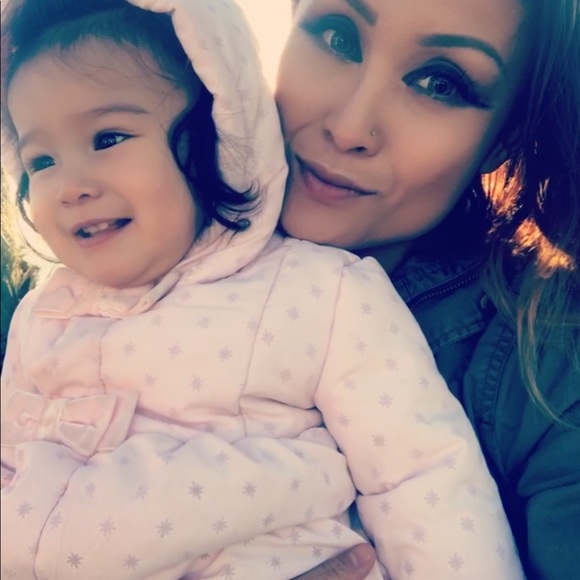 Meet your Posher, Bernadette - Picture 4 of 8